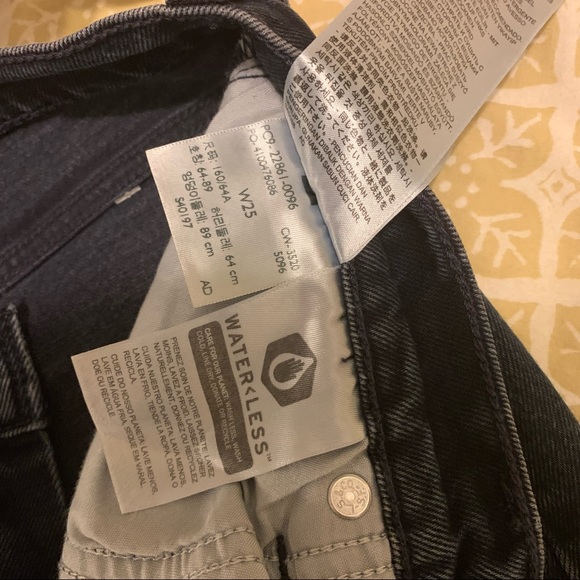 Levi Wedgie Jeans - Picture 4 of 8